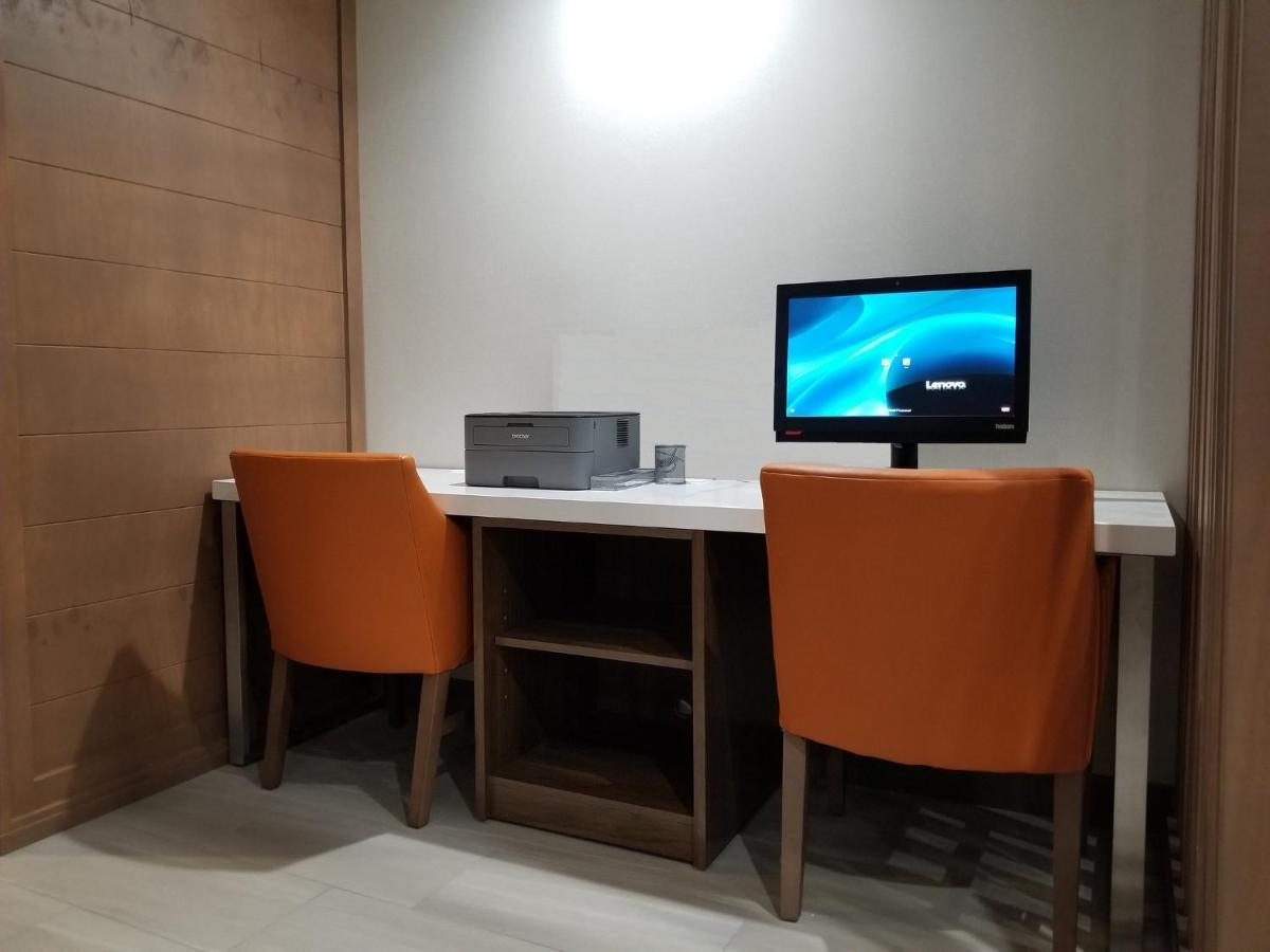 Holiday Inn Express Apex - Raleigh By Ihg Εξωτερικό φωτογραφία