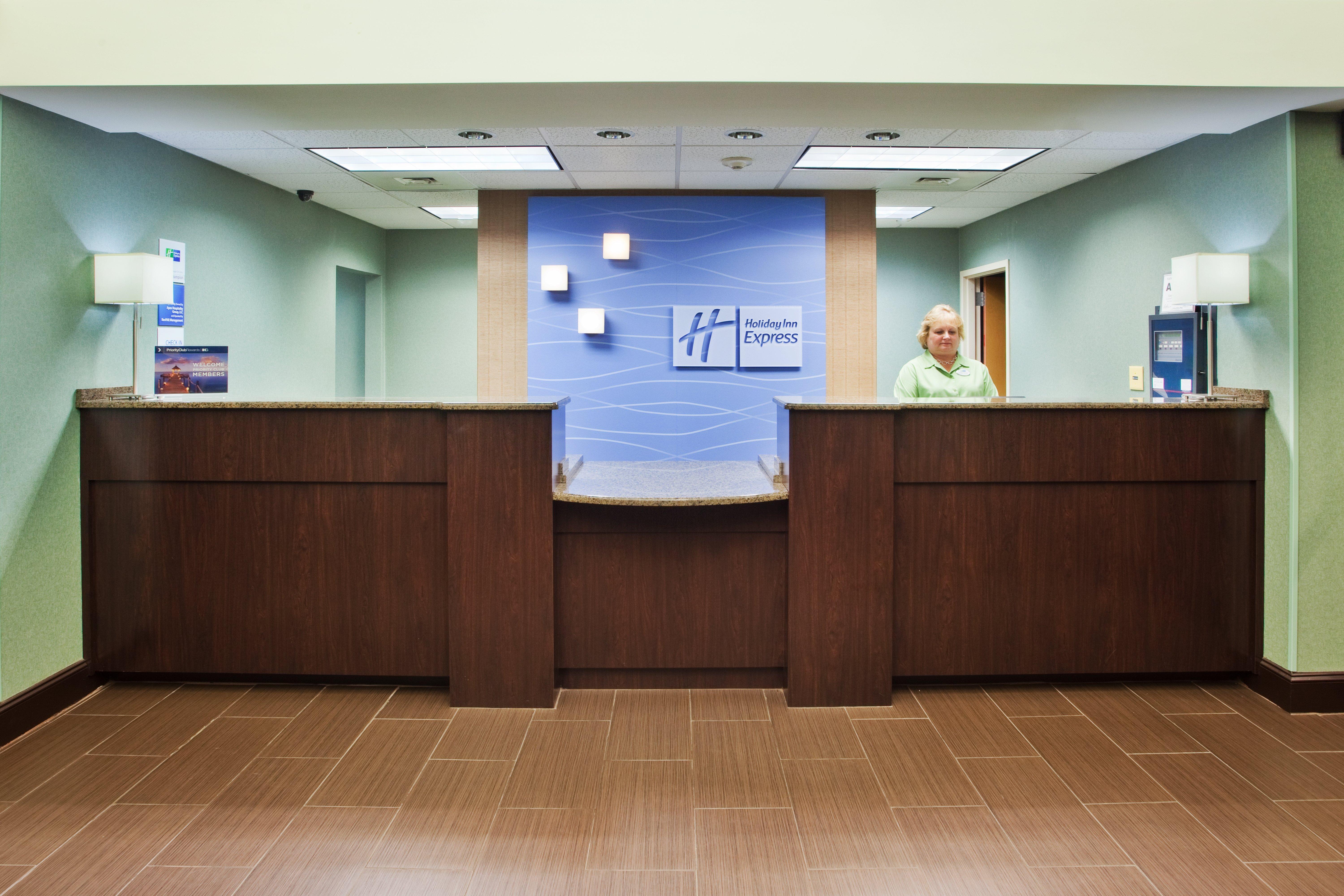 Holiday Inn Express Apex - Raleigh By Ihg Εξωτερικό φωτογραφία